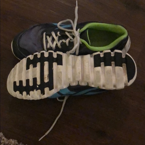 Reebox - Picture 3 of 7